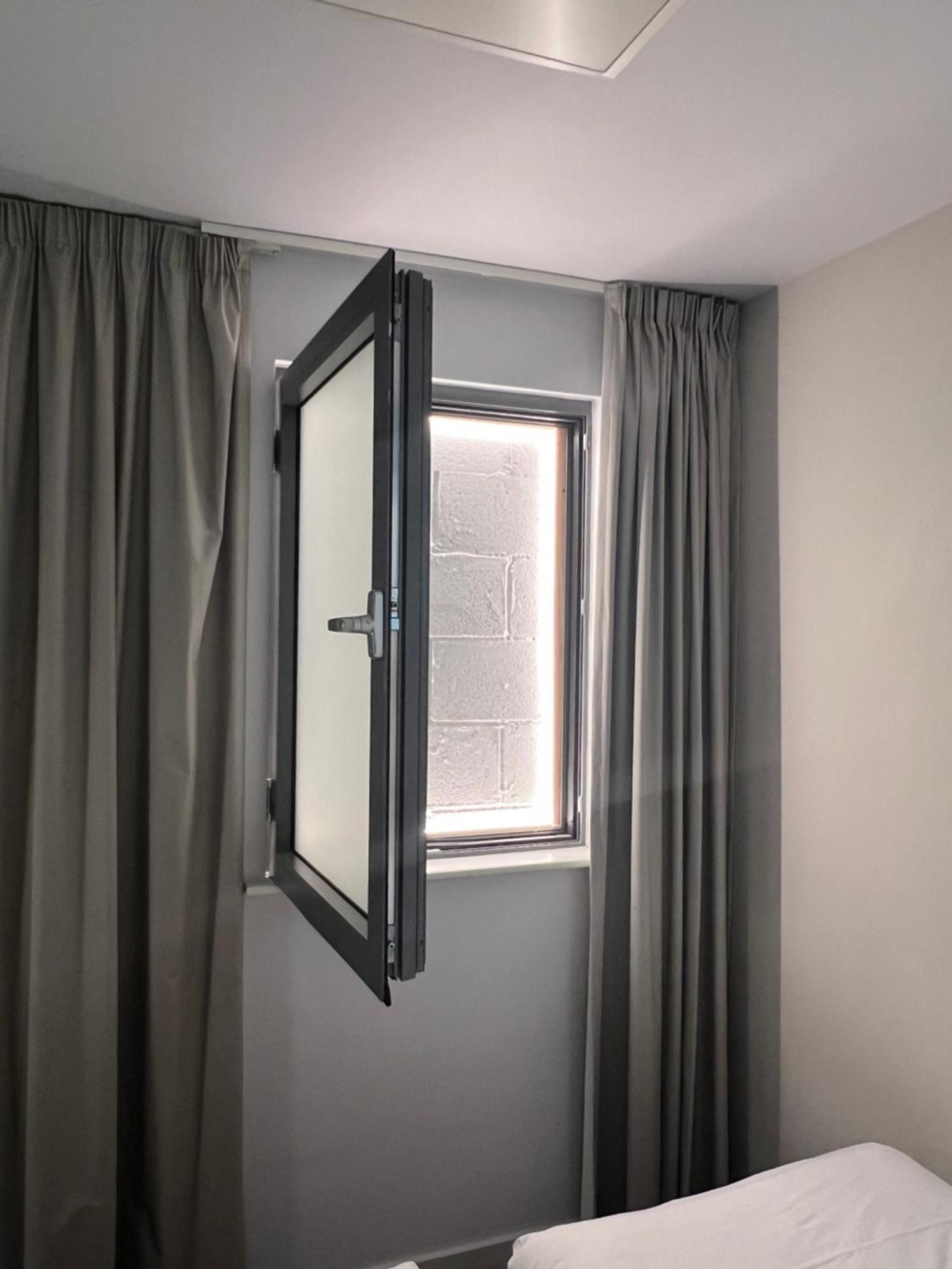 Ibis Budget Суиндън Екстериор снимка