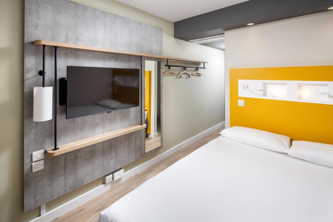 Ibis Budget Суиндън Екстериор снимка