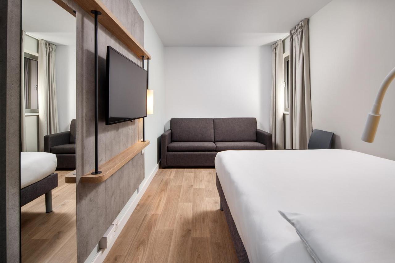 Ibis Budget Суиндън Екстериор снимка